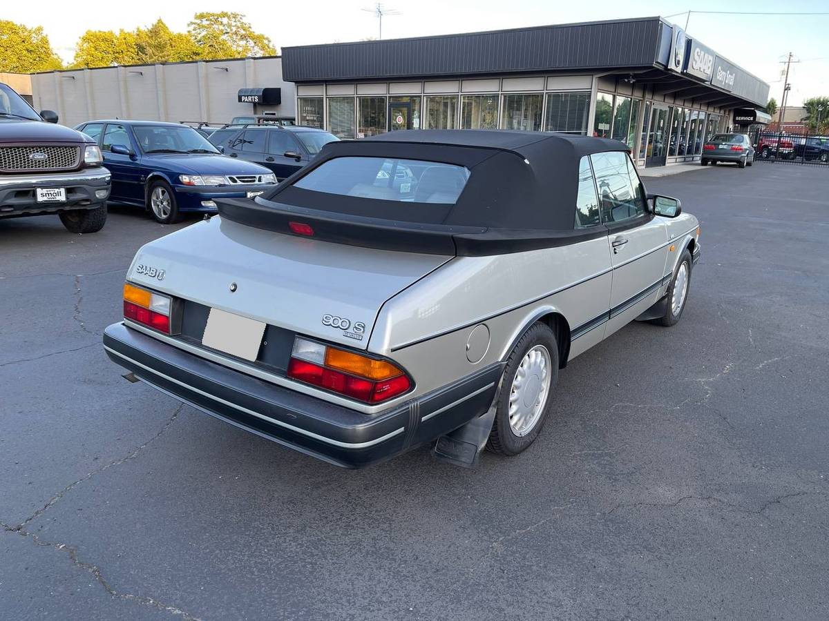 Saab-900-sbase-1992-silver-7