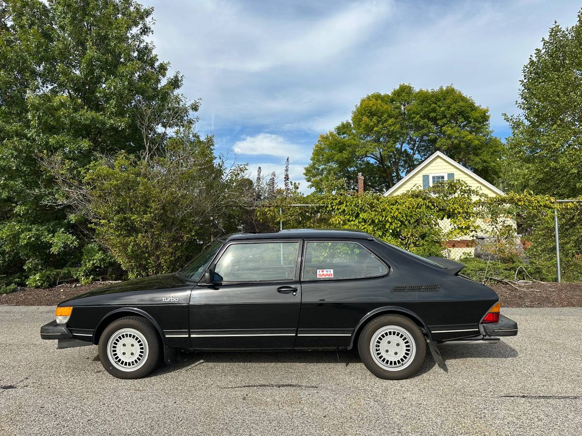 Saab-900-turbo-1982-black-2