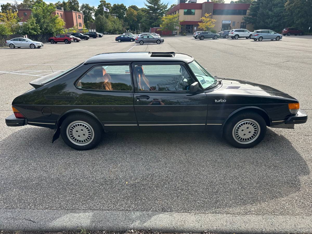 Saab-900-turbo-1982-black-3