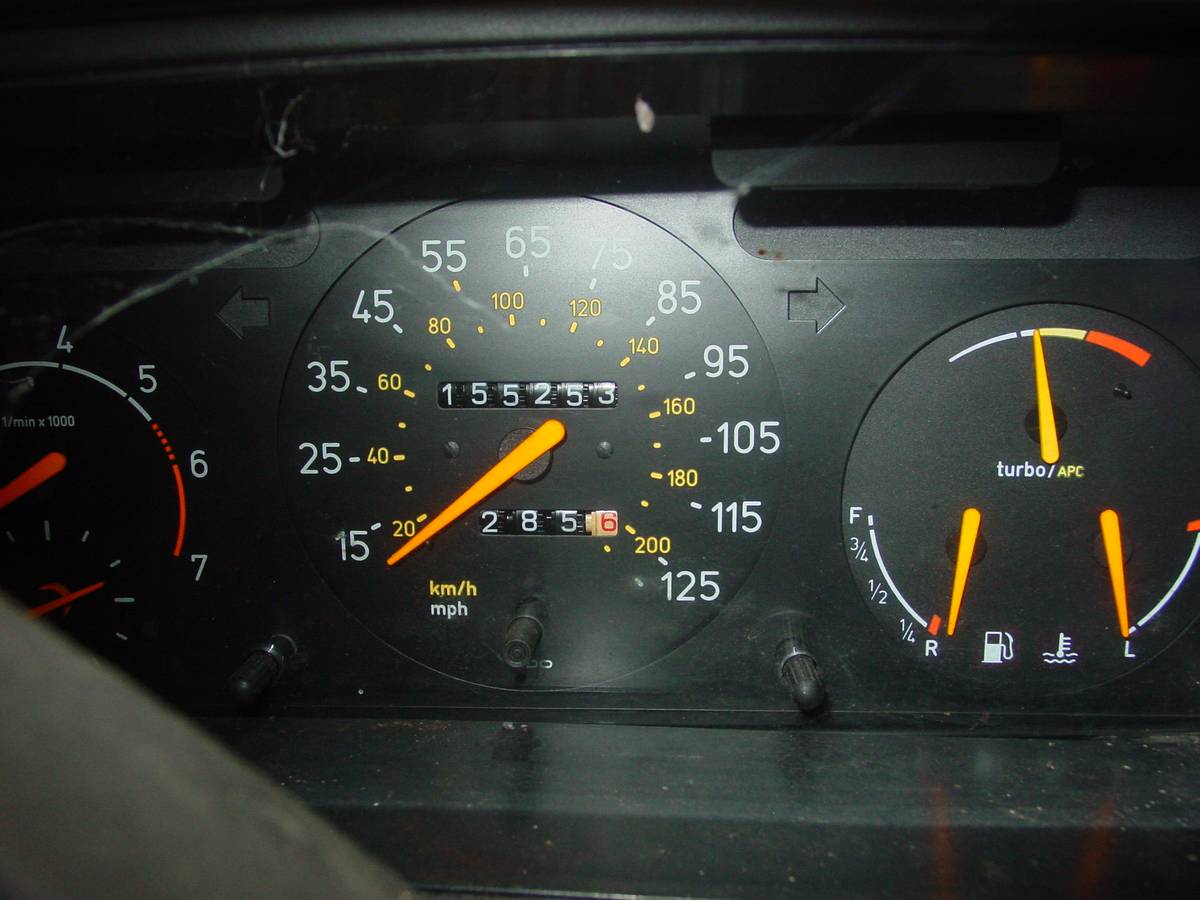 Saab-900-turbo-hatchback-1992-red-14