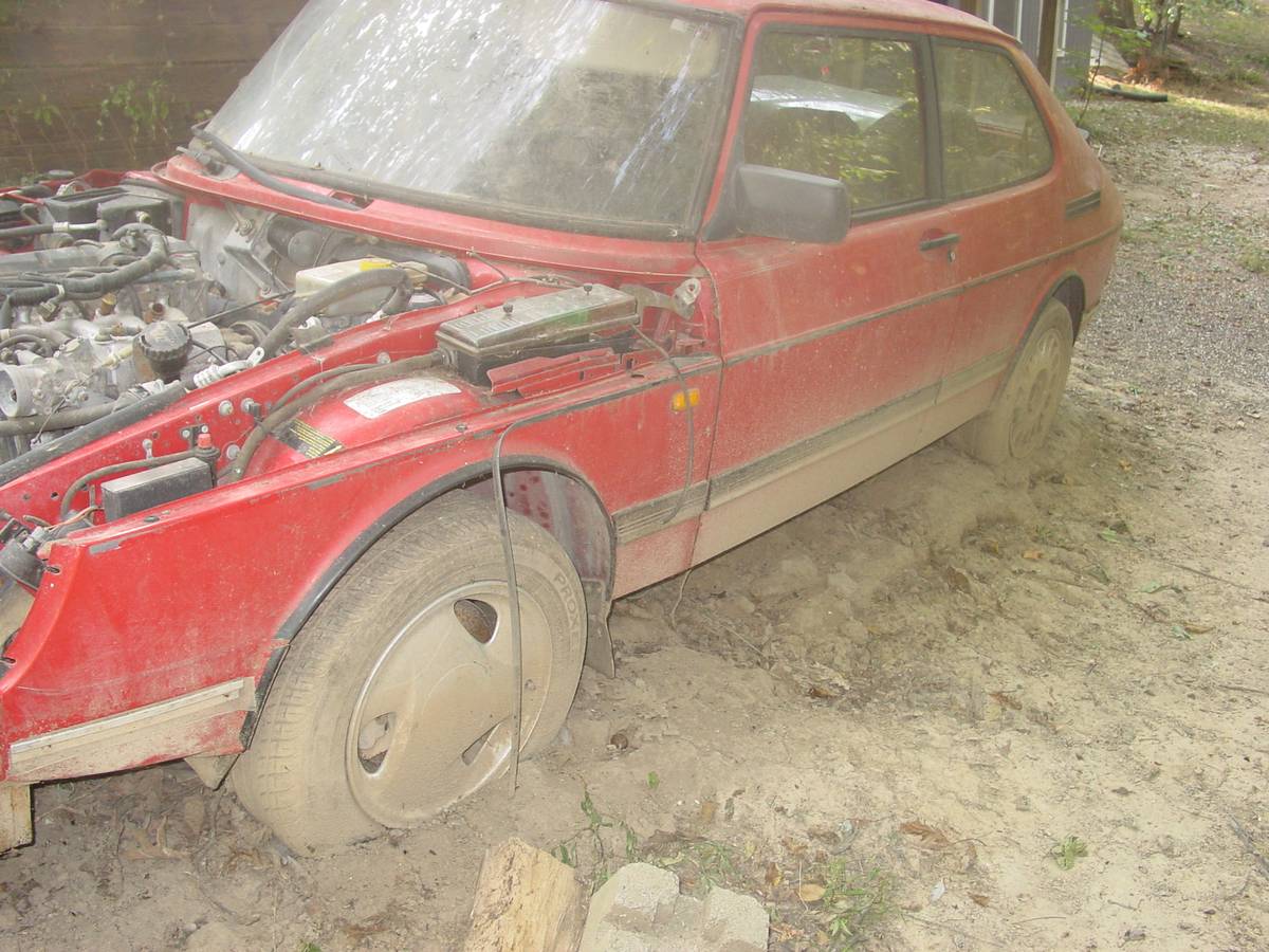 Saab-900-turbo-hatchback-1992-red-16