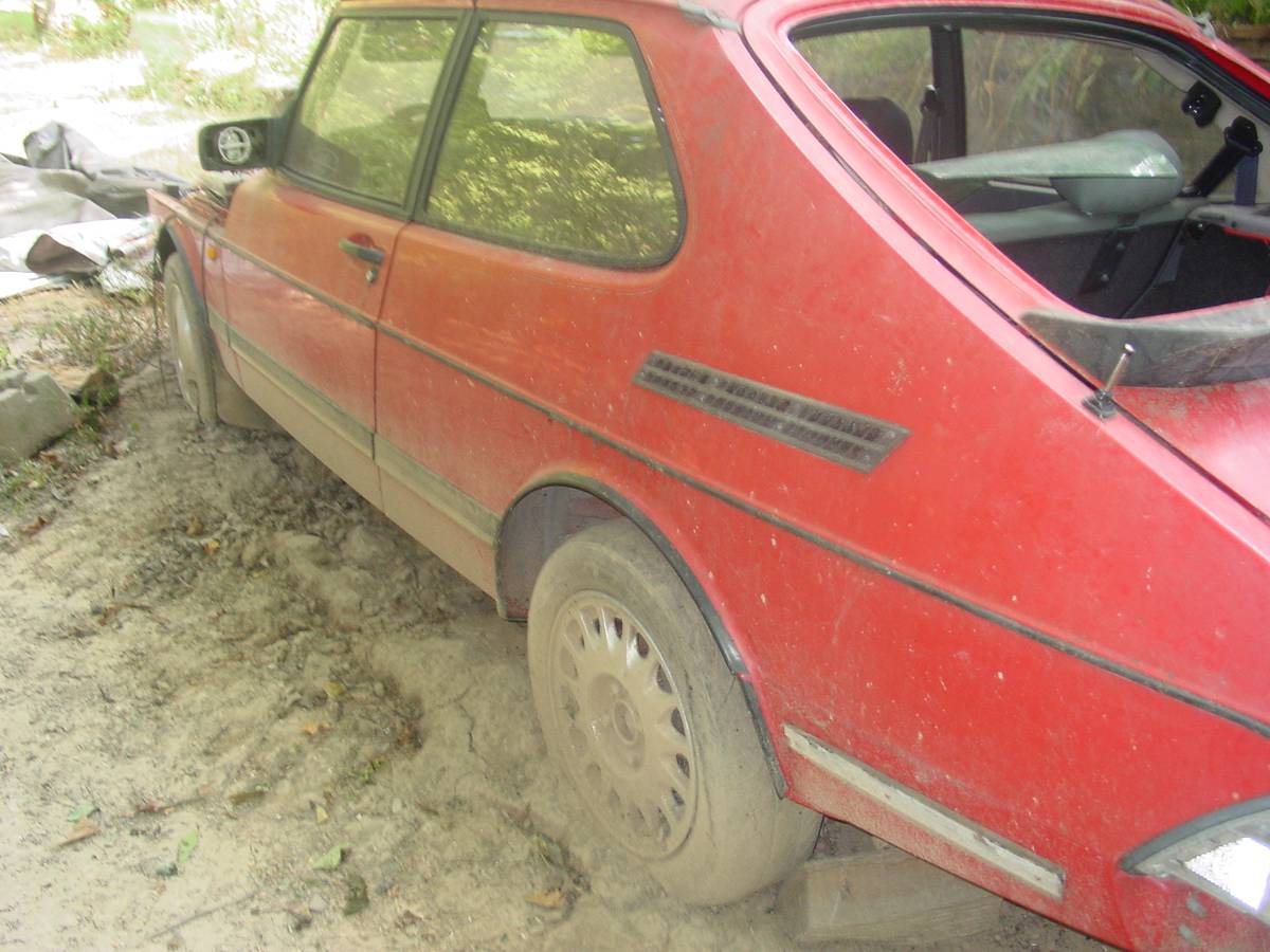 Saab-900-turbo-hatchback-1992-red-9
