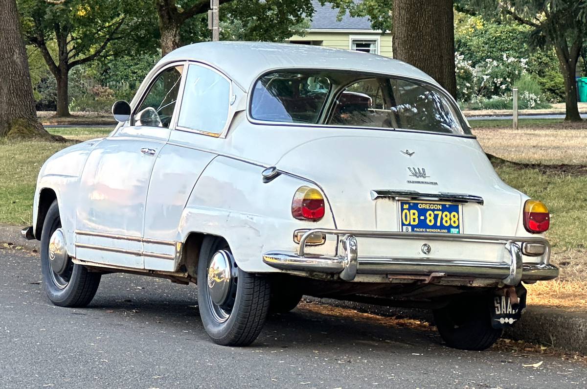 Saab-96-1968-white-2