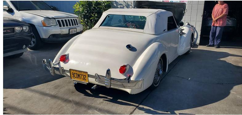 Samco-royale-1970-white-2
