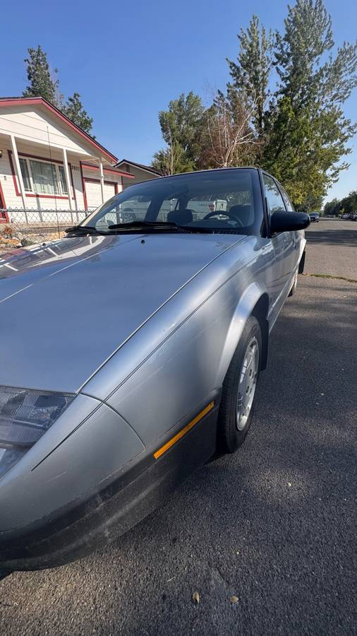 Saturn-sl1-1992-grey-2