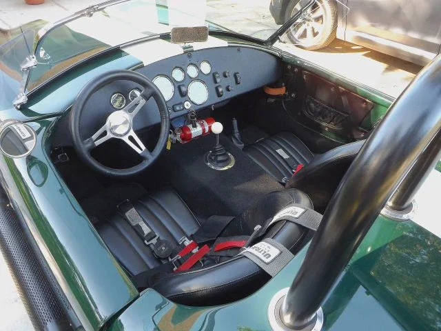 Shelby-Cobra-1965-Black-12