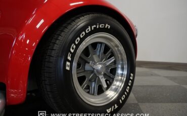 Shelby-Cobra-1966-Roadster-24
