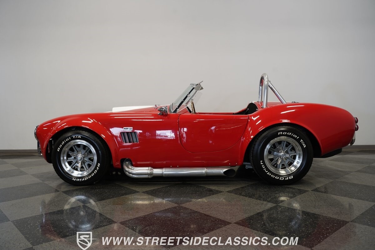 Shelby-Cobra-1966-Roadster-3