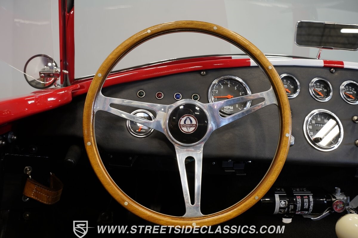 Shelby-Cobra-1966-Roadster-34