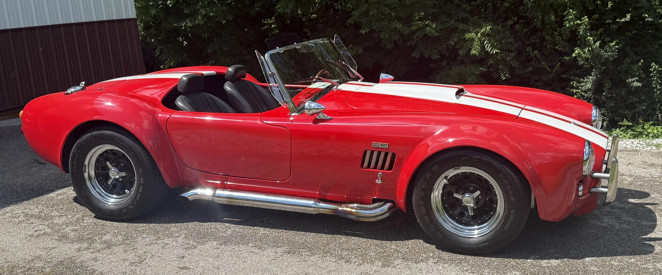 Shelby-Cobra-replica-1966-Red-Black-1