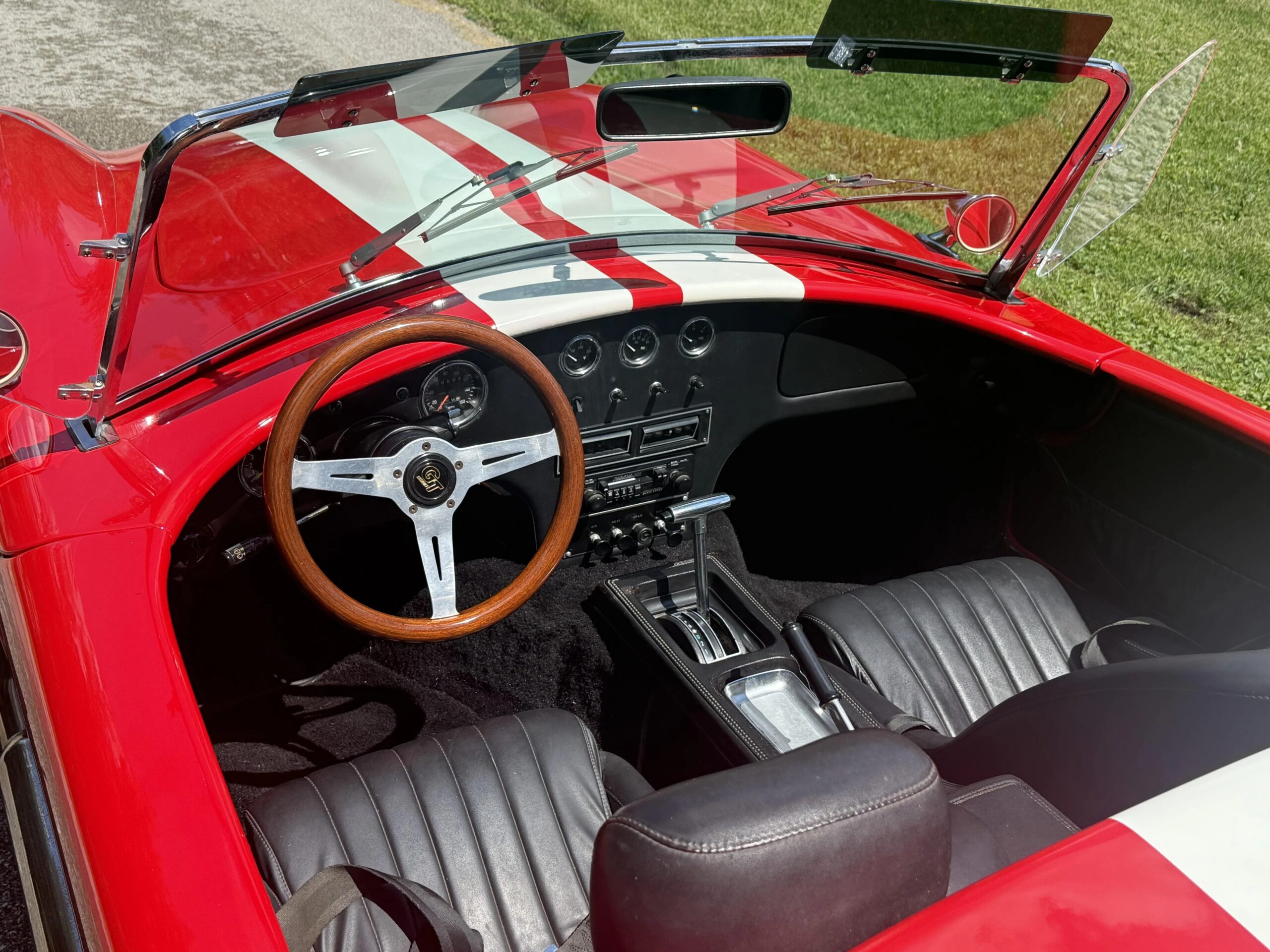 Shelby-Cobra-replica-1966-Red-Black-5