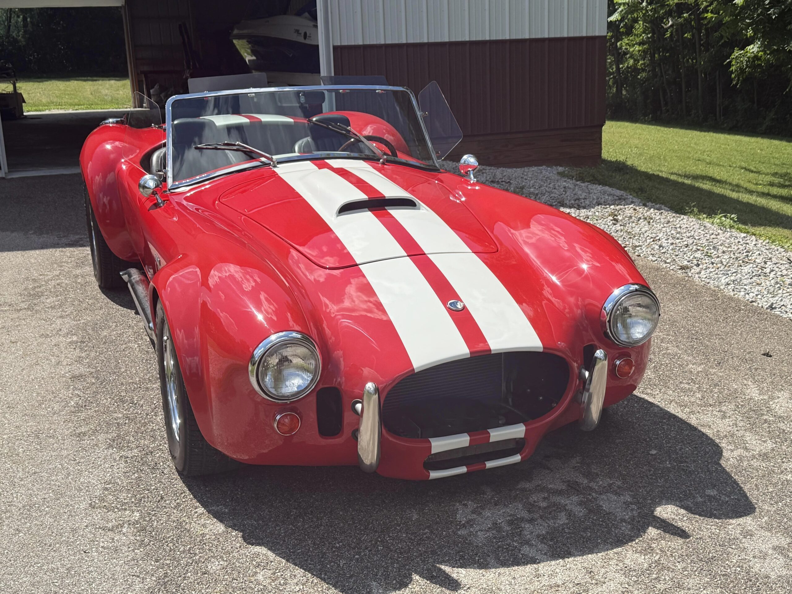 Shelby-Cobra-replica-1966-Red-Black