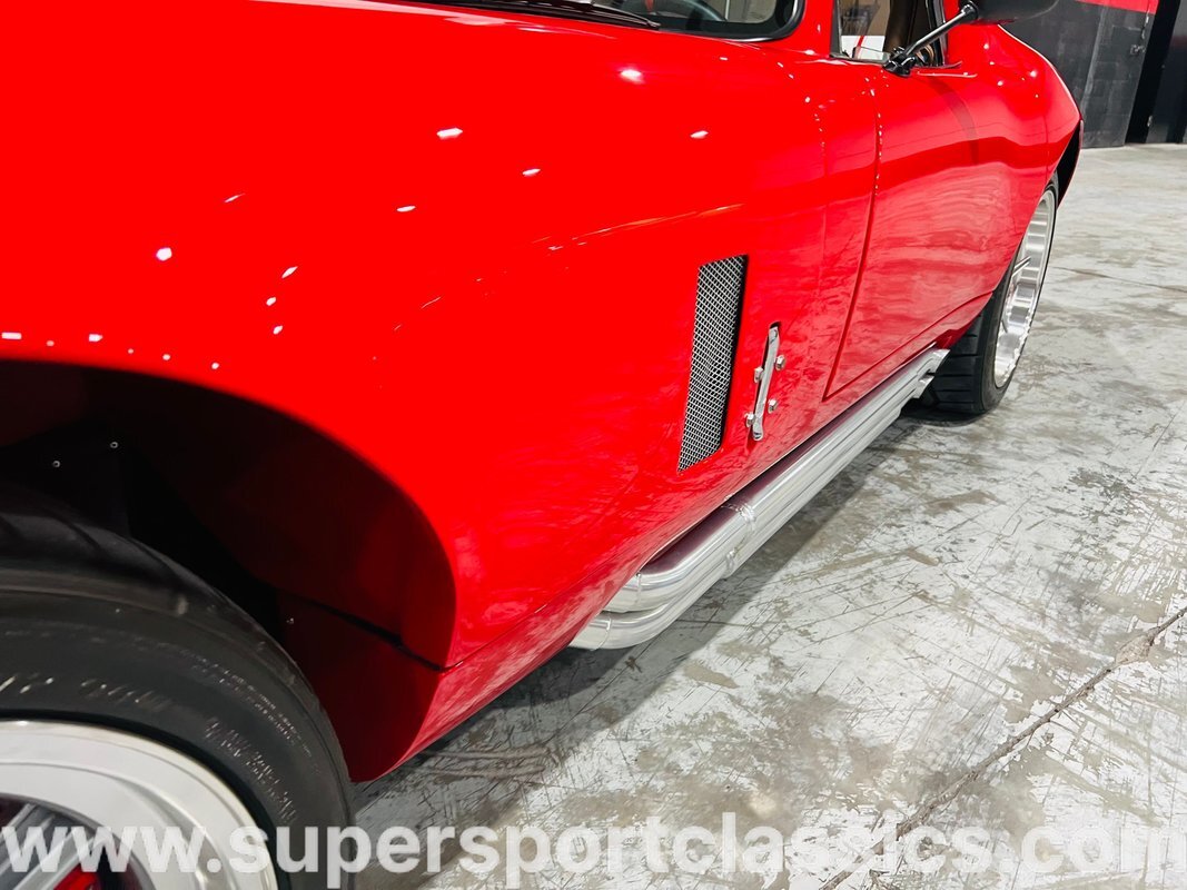 Shelby-Daytona-1965-Coupe-25