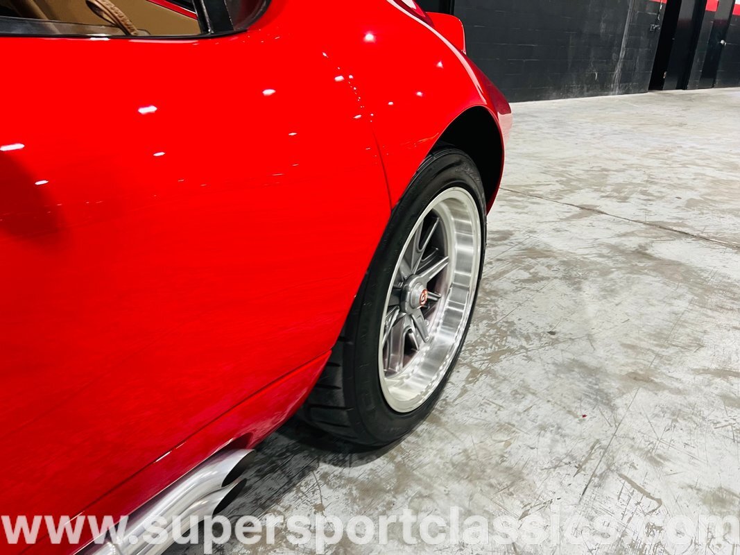 Shelby-Daytona-1965-Coupe-27