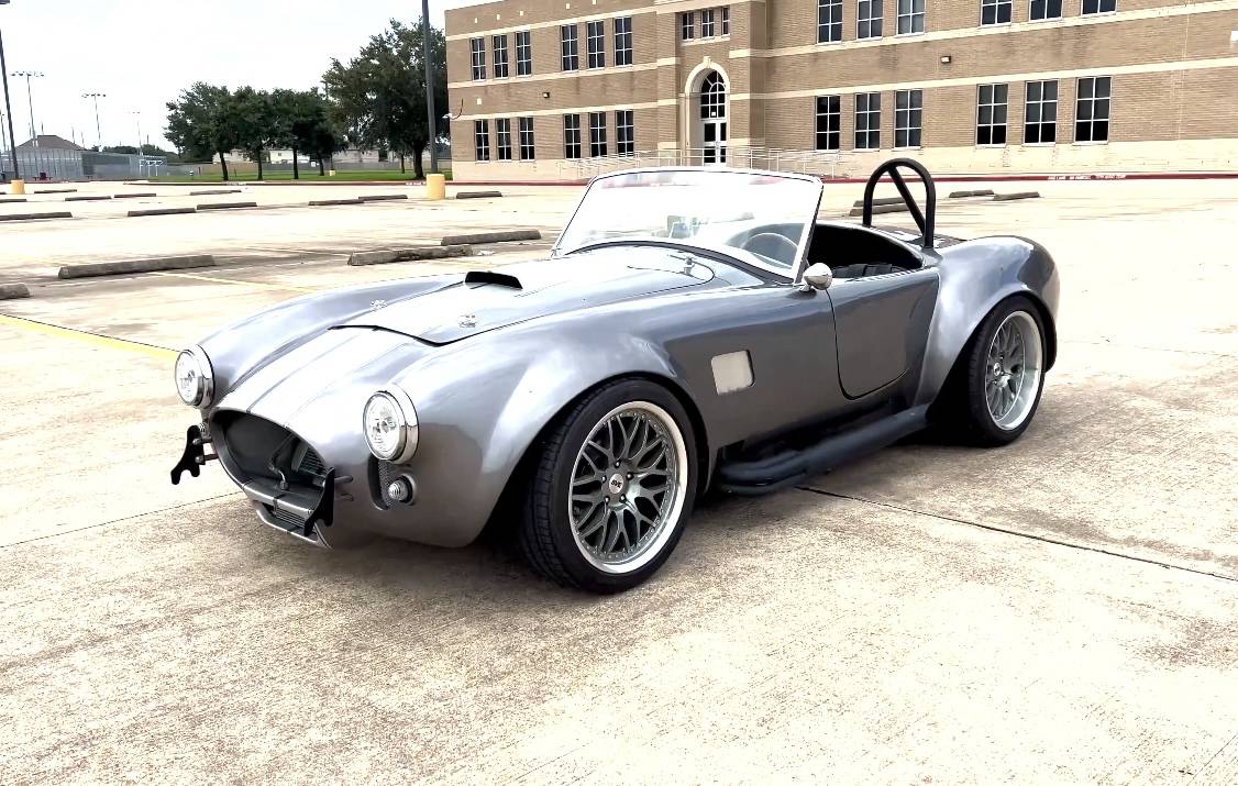 Shelby-cobra-1966-grey-1