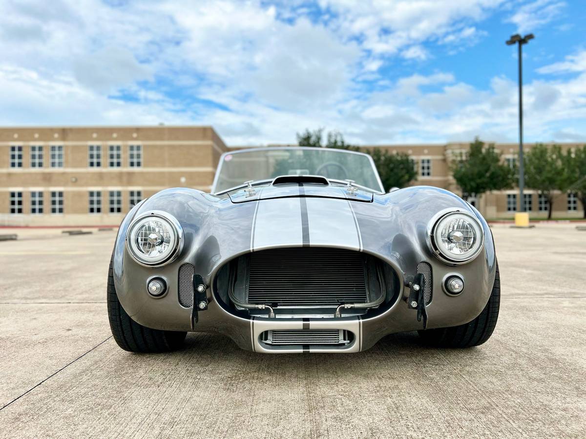 Shelby-cobra-1966-grey-2