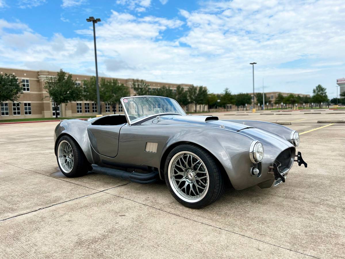 Shelby-cobra-1966-grey-3