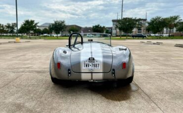 Shelby-cobra-1966-grey-4