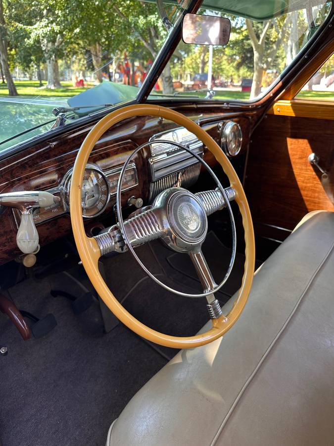 Streamliner-station-wagon-woodie-1947-green-4