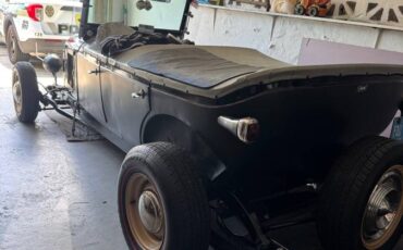 Studebaker-1922-black-3