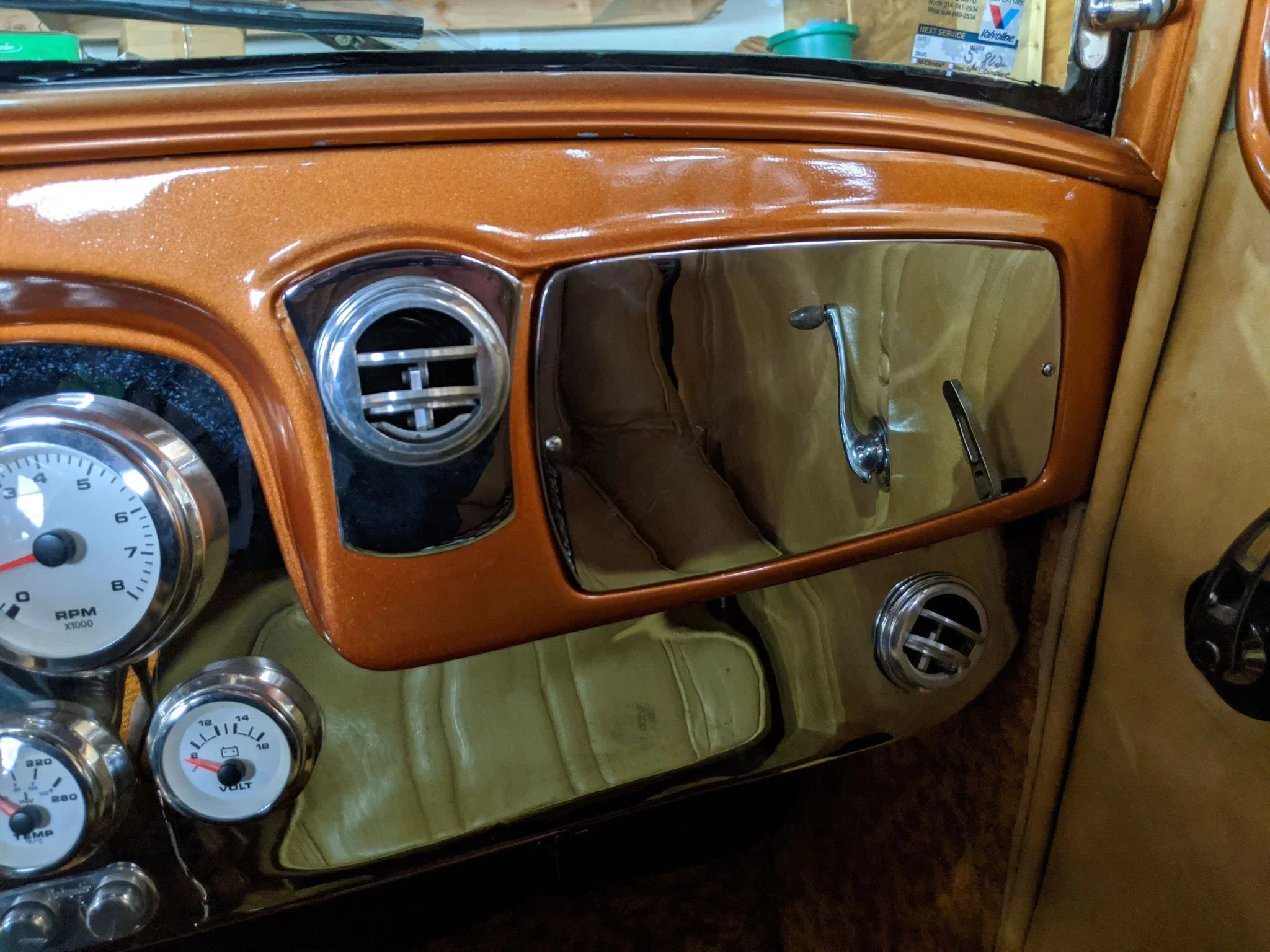 Studebaker-Commander-1935-Custom-Tan-2