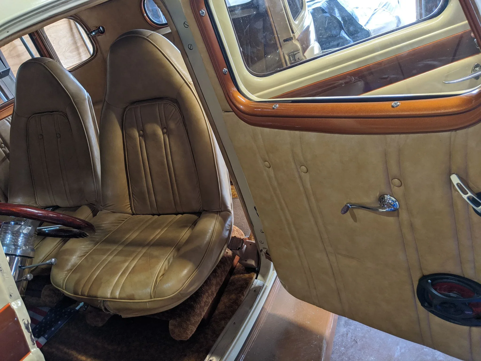 Studebaker-Commander-1935-Custom-Tan-7