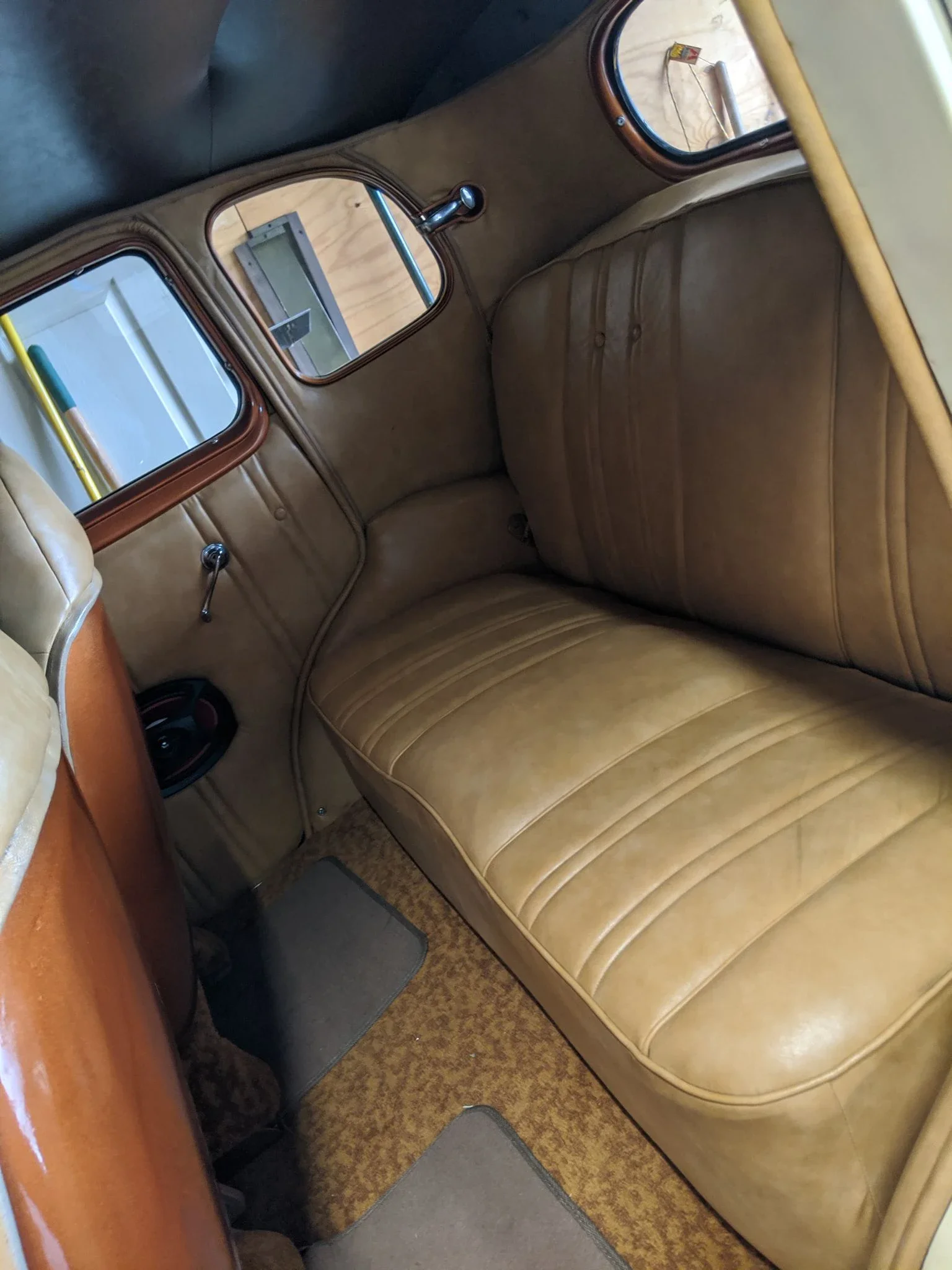 Studebaker-Commander-1935-Custom-Tan-8