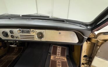 Studebaker-Golden-hawk-1957-Tiara-Gold-Gold-45