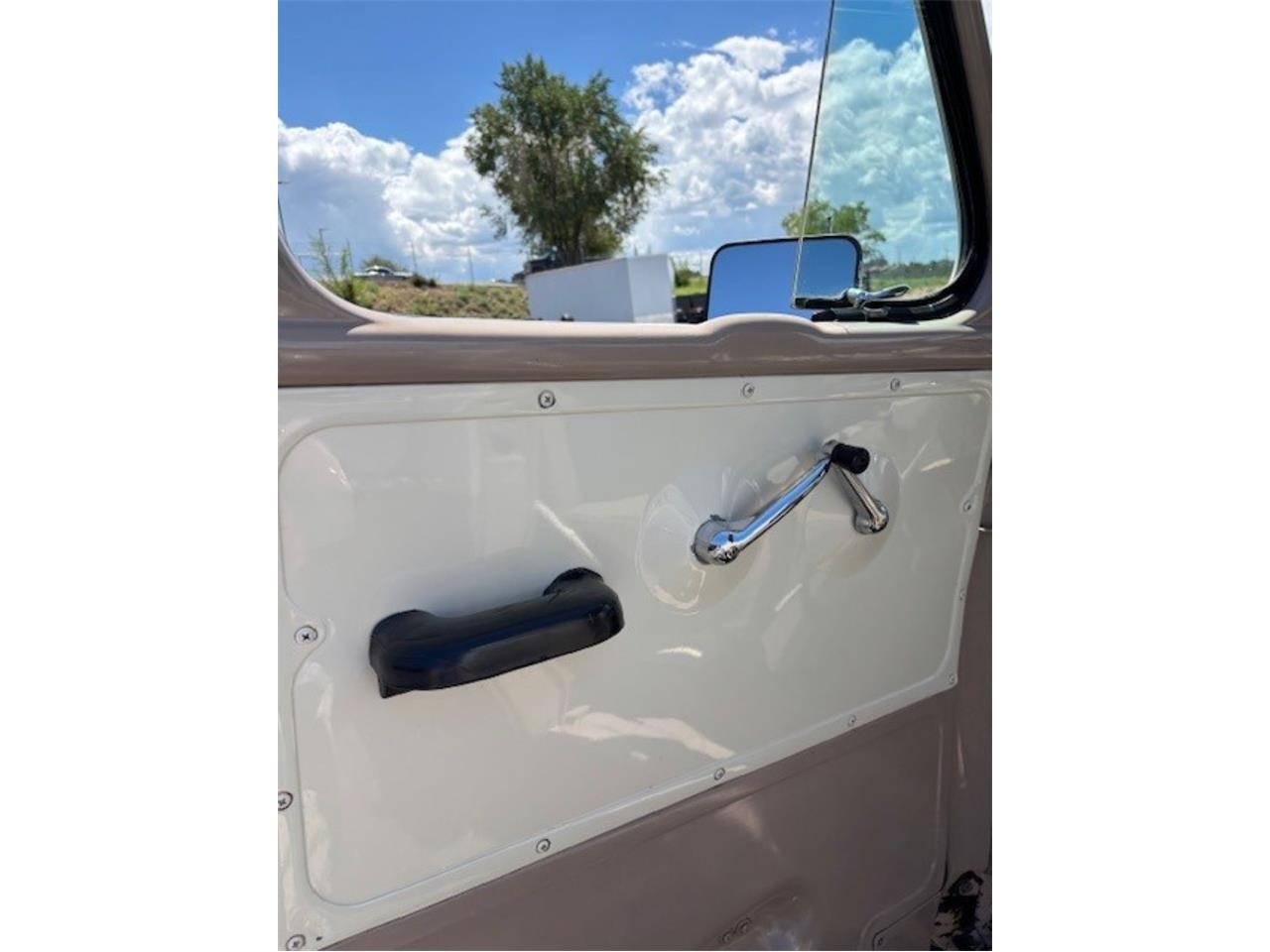 Studebaker-Truck-1952-Tan-Cream-Tan-27