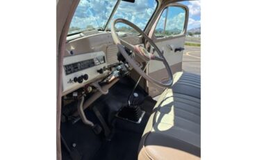 Studebaker-Truck-1952-Tan-Cream-Tan-30