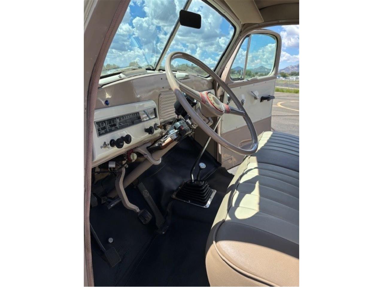 Studebaker-Truck-1952-Tan-Cream-Tan-30