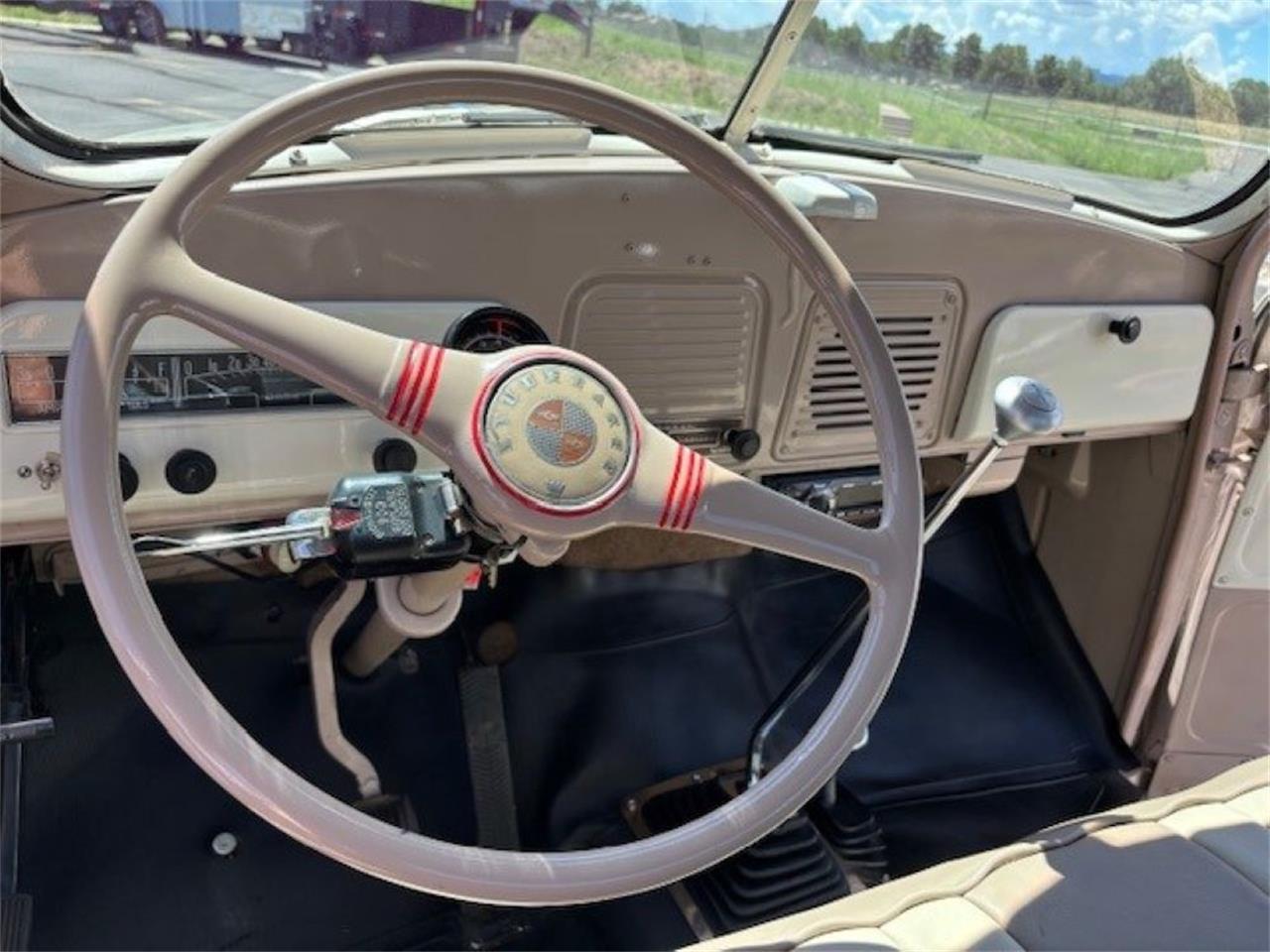 Studebaker-Truck-1952-Tan-Cream-Tan-32