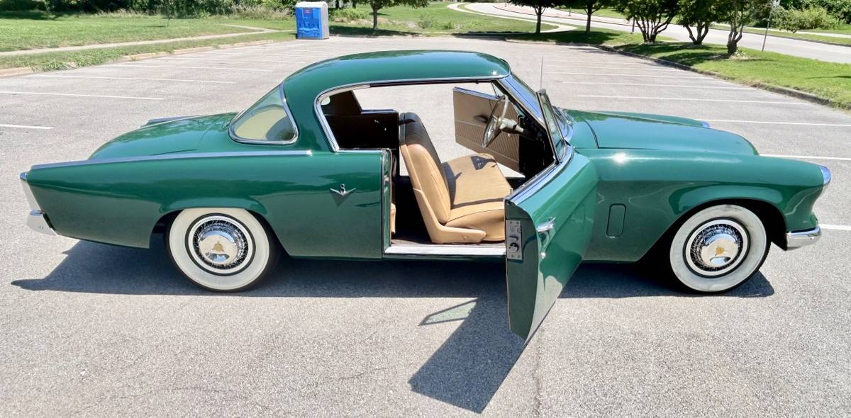 Studebaker-commander-starliner-1953-green-2