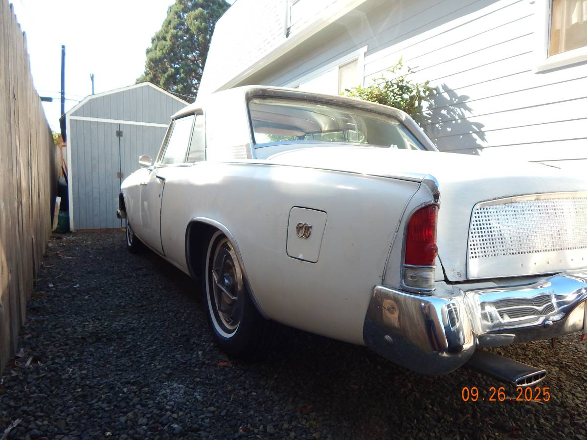 Studebaker-hawk-gt-1962-white-3
