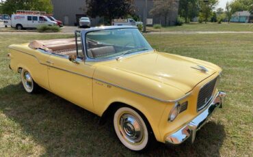 Studebaker-lark-conv.-1960-yellow-1