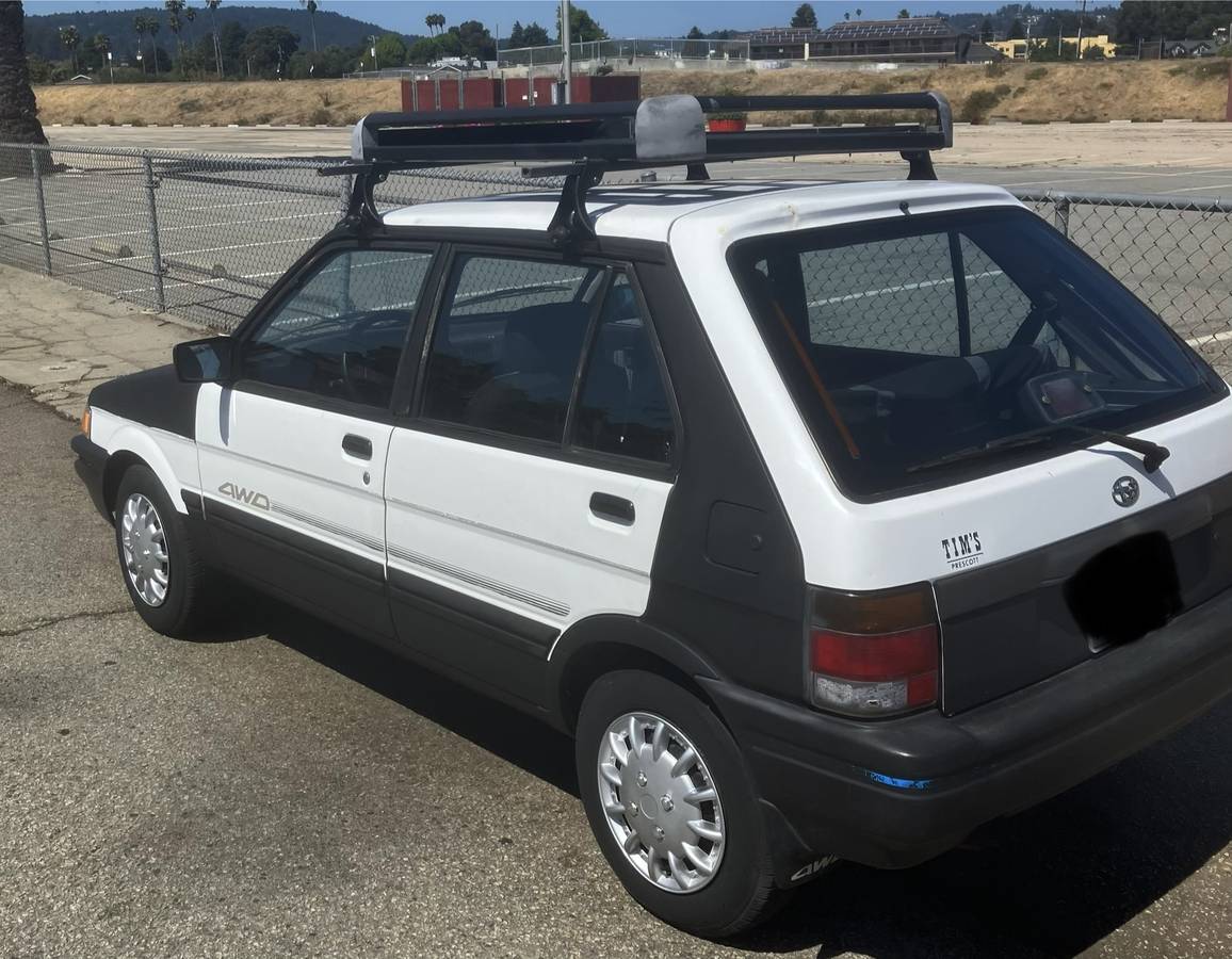 Subaru-justy-1990-white-2