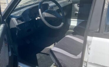 Subaru-justy-1990-white-5