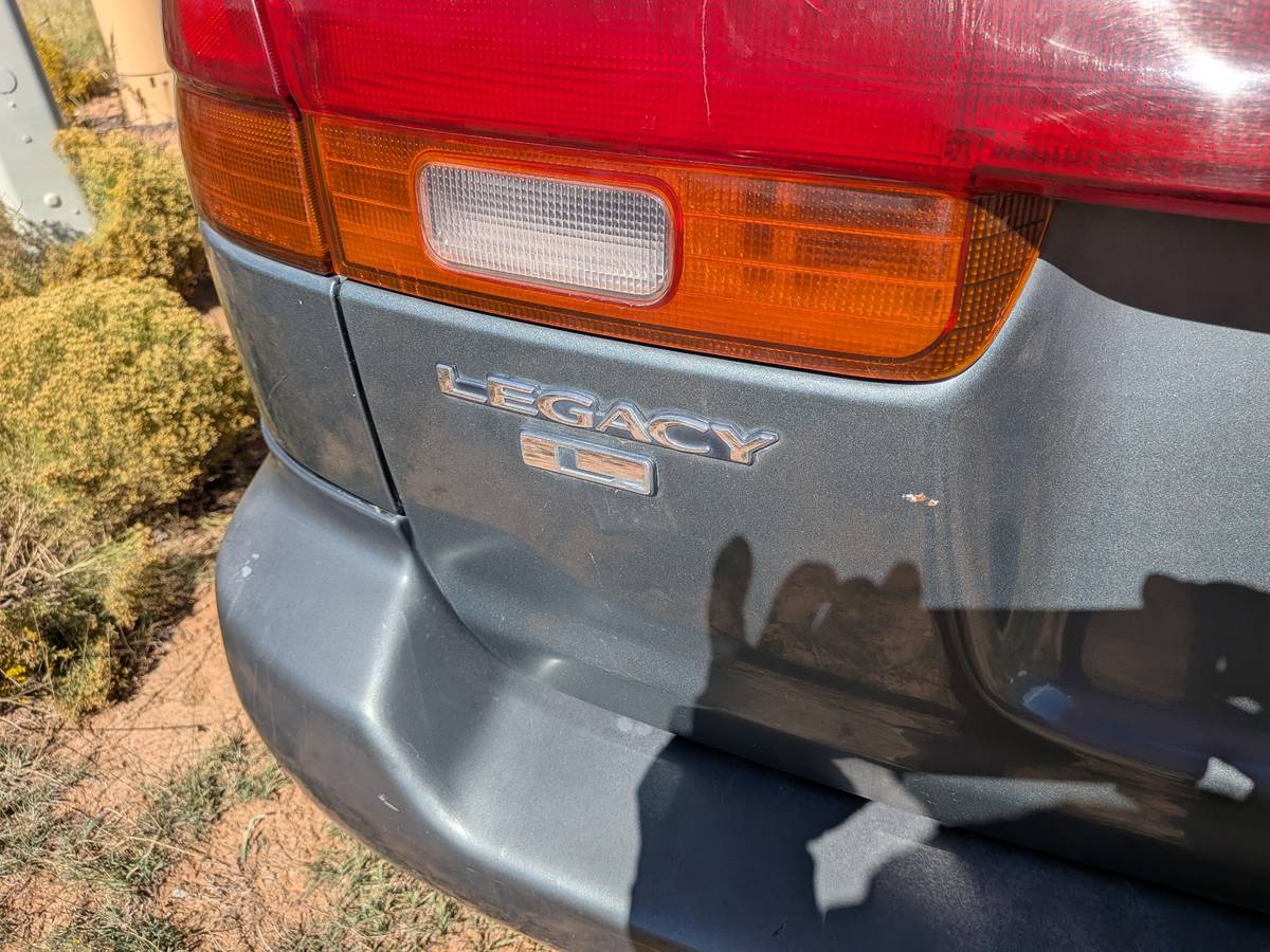 Subaru-legacy-1995-23