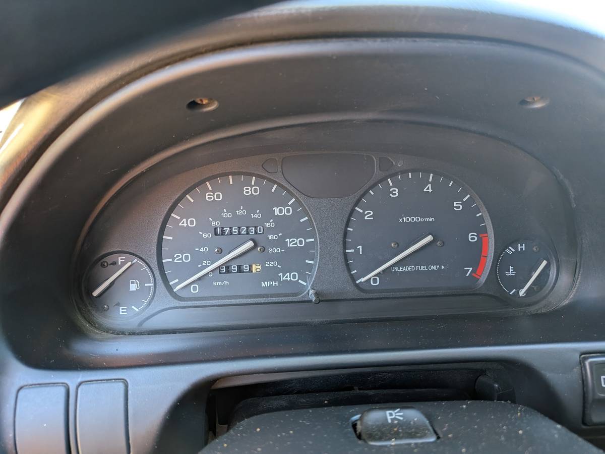 Subaru-legacy-1995-25