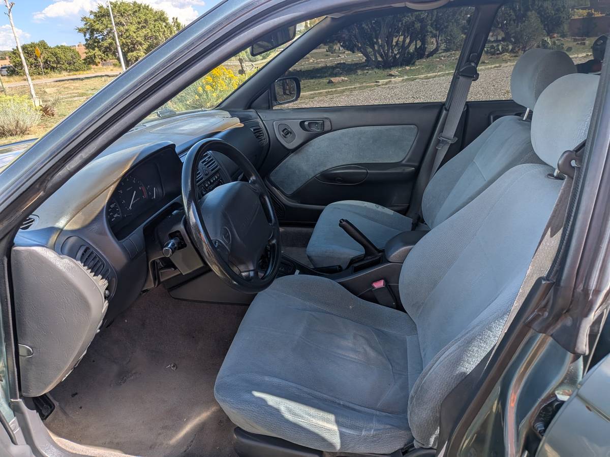 Subaru-legacy-1995-26