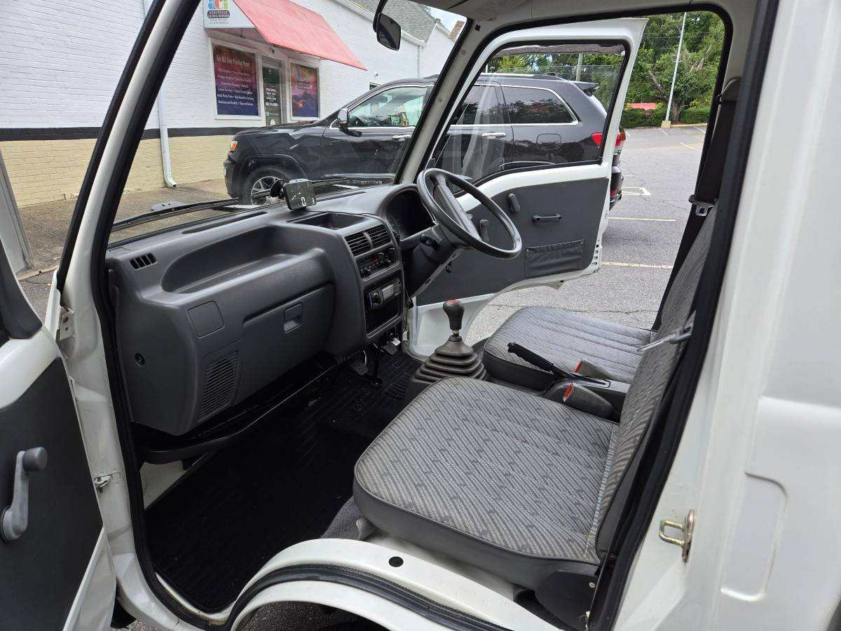 Subaru-sambar-1990-white-5