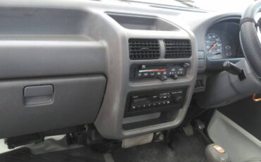 Subaru-sambar-1994-white-10