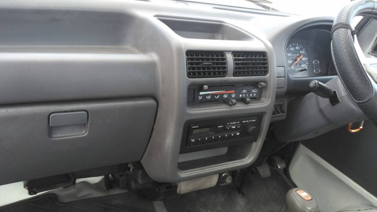 Subaru-sambar-1994-white-10