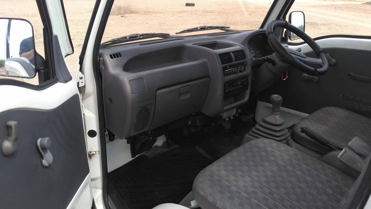 Subaru-sambar-1994-white-9