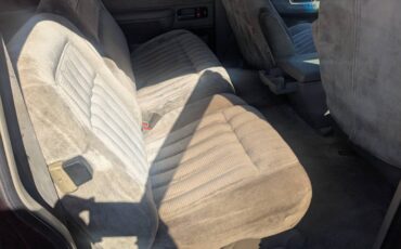 Suburban-2500-1993-purple-7
