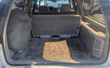 Suburban-2500-1993-purple-8