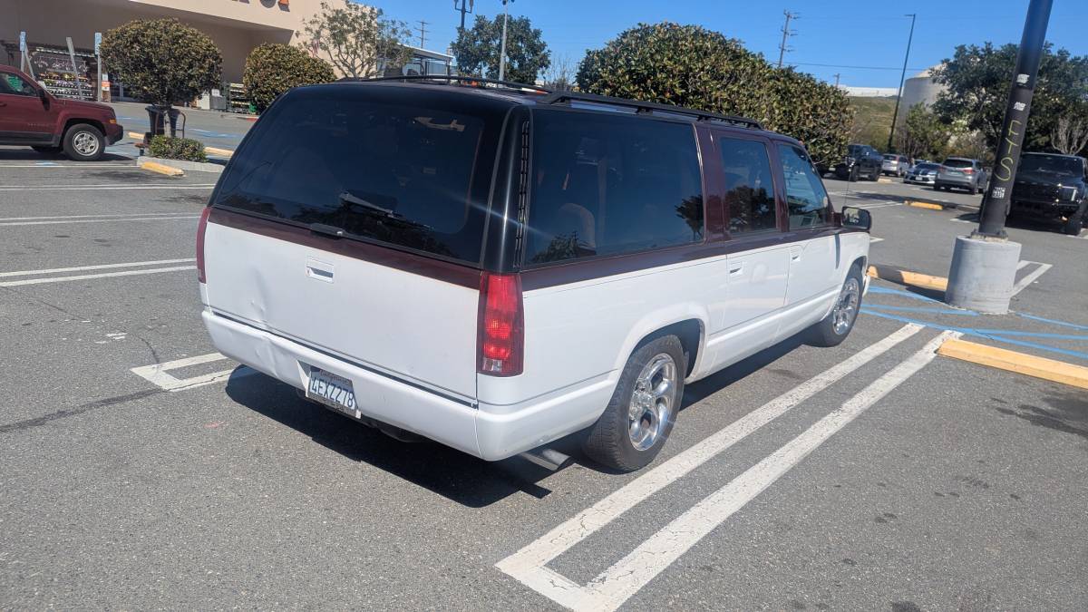 Suburban-2500-1993-purple-9