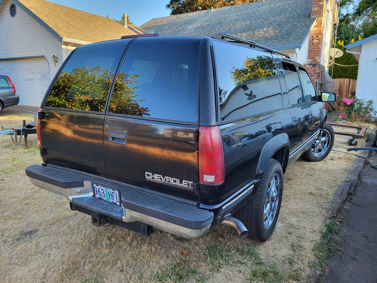 Suburban-ls-1995-black-1