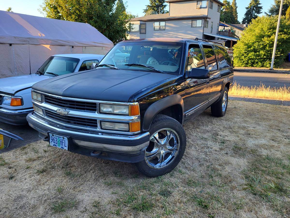 Suburban-ls-1995-black