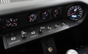 Superformance-Gt40-1966-Black-Black-16